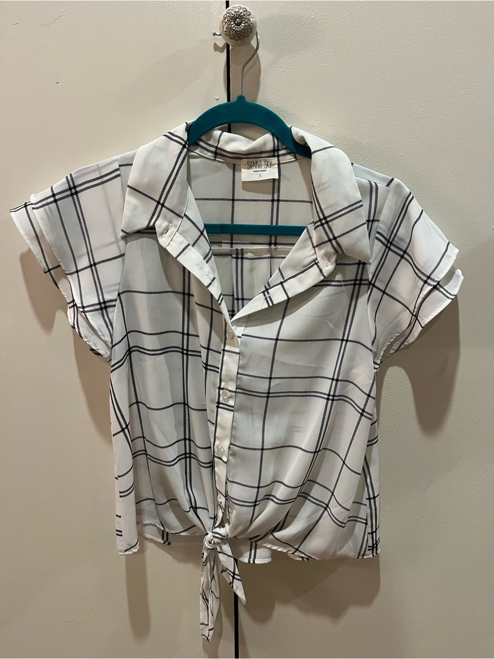 Sienna Sky White Plaid Tie-Front Short Sleeve Button Shirt